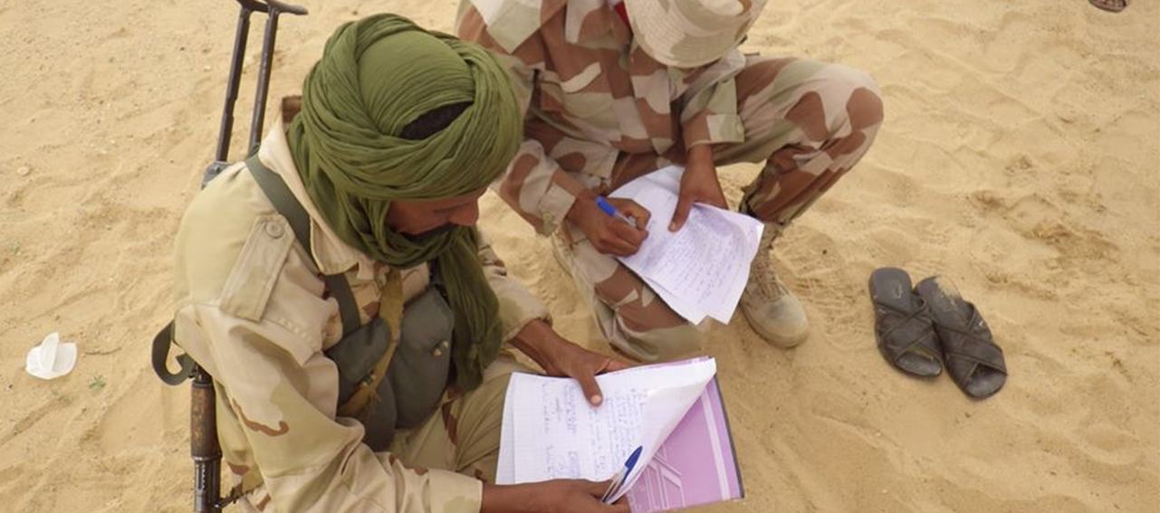 Signing of agreement between two local leaders Sahel region - 2013, © Centre for Humanitarian Dialogue